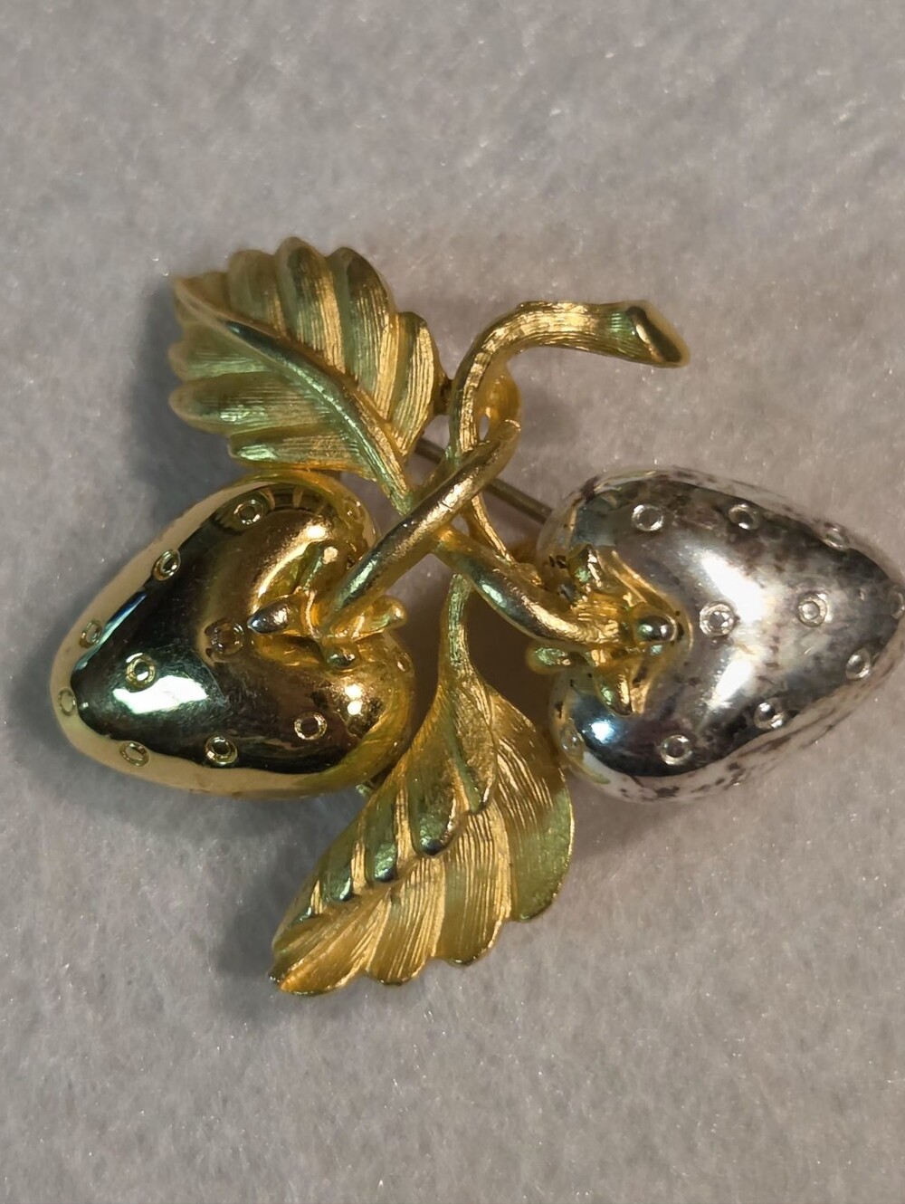 Vintage Gold & Silvertone Strawberry Leaf Brooch / Pin - Women Jewelry